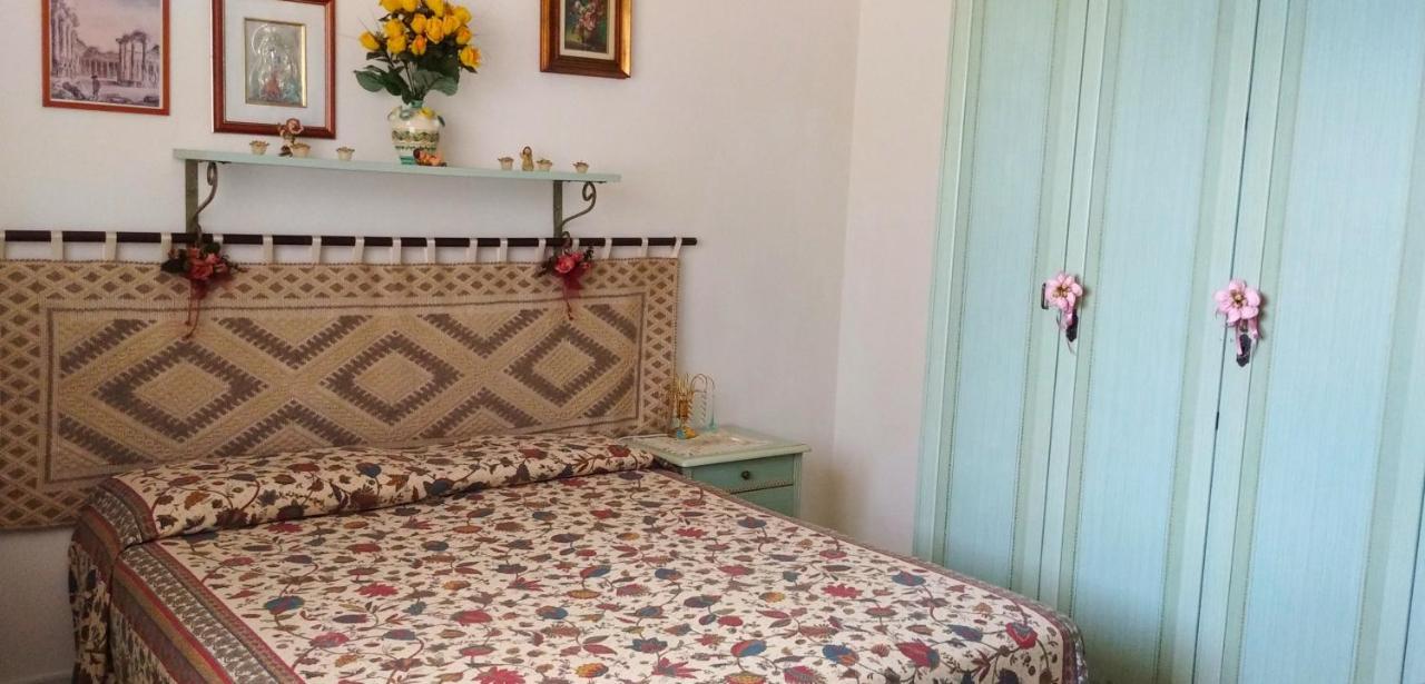 Bed and Breakfast Le Stelle Santa Margherita di Pula Esterno foto
