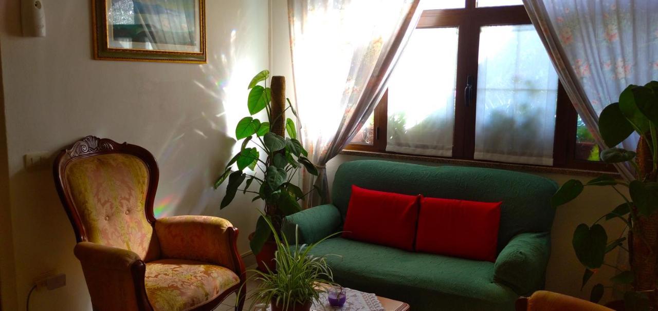 Bed and Breakfast Le Stelle Santa Margherita di Pula Esterno foto